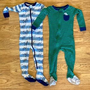 Lightweight dinosaur themed footie pjs 🦕 🦖